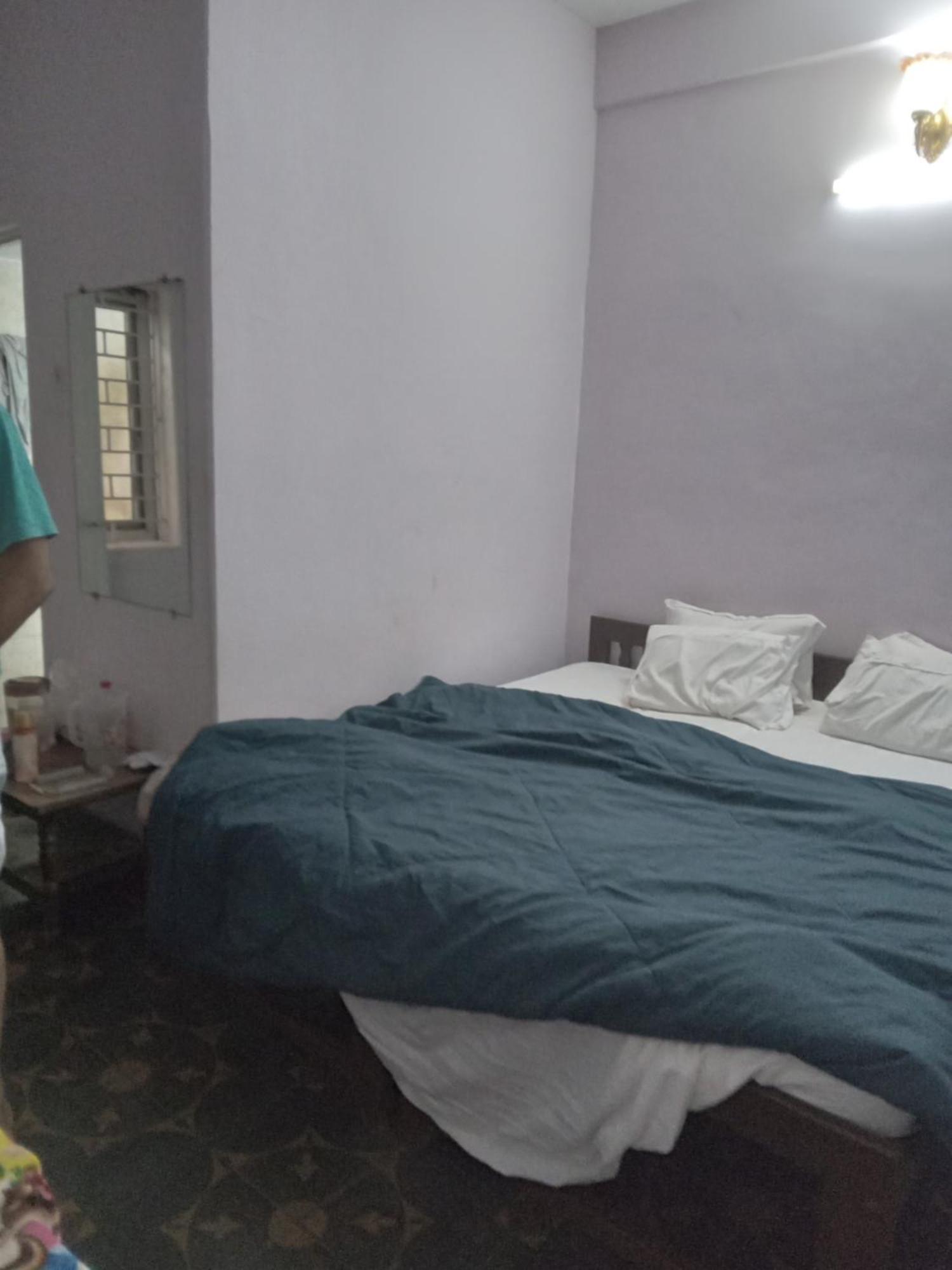 Bed and Breakfast Kapil Traders Neu-Delhi Exterior foto